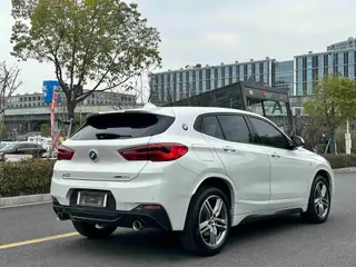 BMW X2 2020 sDrive25i Leading Type M Sports suit interior photo 9
