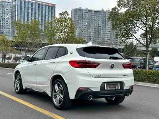 BMW X2 2020 sDrive25i Leading Type M Sports suit interior photo 11