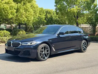 BMW 5 Series 2023 530Li Tipo de lujo M Conjunto deportivo exterior foto 1