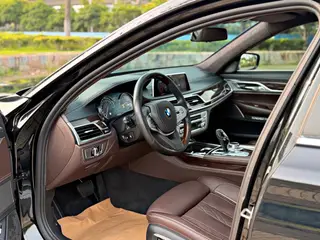 BMW 7 Series 2016 740Li De lujo exterior foto 5