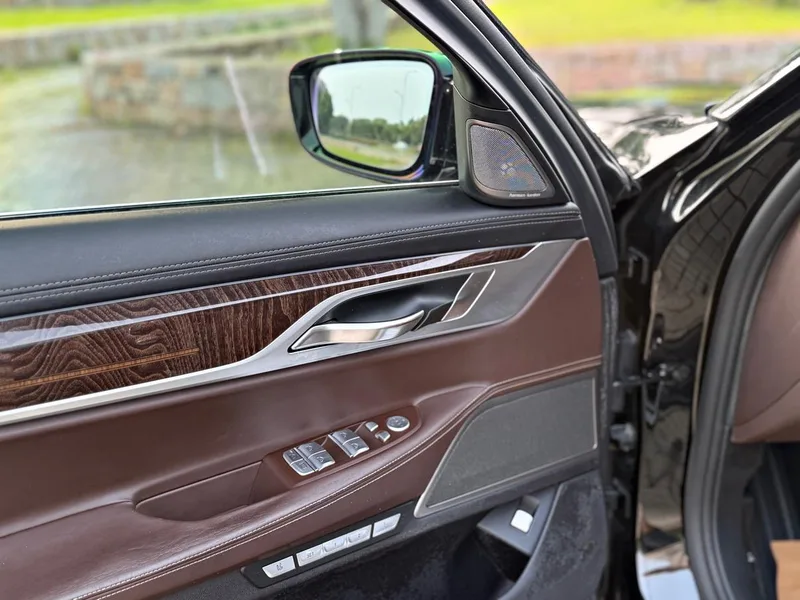 BMW 7 Series 2016 740Li De lujo exterior foto 6