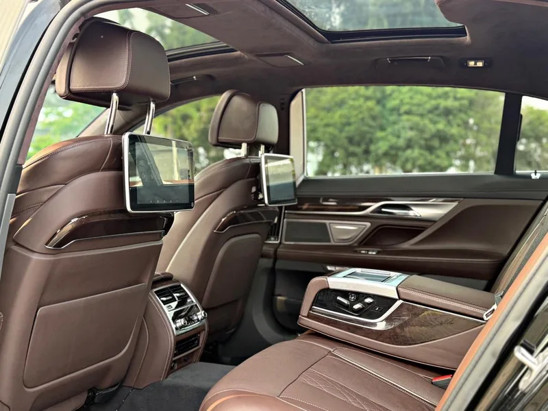 BMW 7 Series 2016 740Li De lujo exterior foto 7