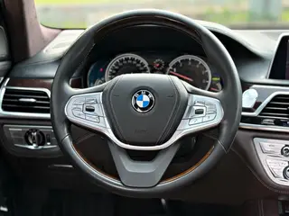 BMW 7 Series 2016 740Li De lujo exterior foto 9