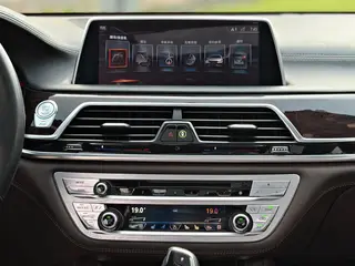 BMW 7 Series 2016 740Li De lujo exterior foto 10