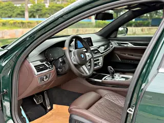 BMW 7 Series 2019 Reforma 740Li Tipo de lujo M Conjunto deportivo exterior foto 5