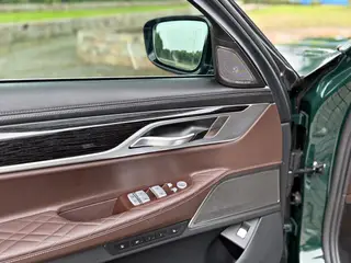 BMW 7 Series 2019 Reforma 740Li Tipo de lujo M Conjunto deportivo exterior foto 6