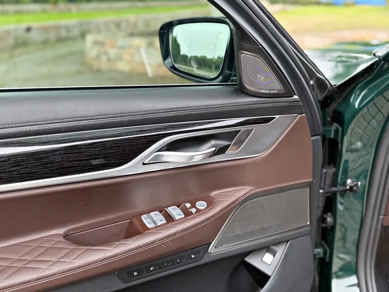 BMW 7 Series 2019 Reforma 740Li Tipo de lujo M Conjunto deportivo exterior foto 6