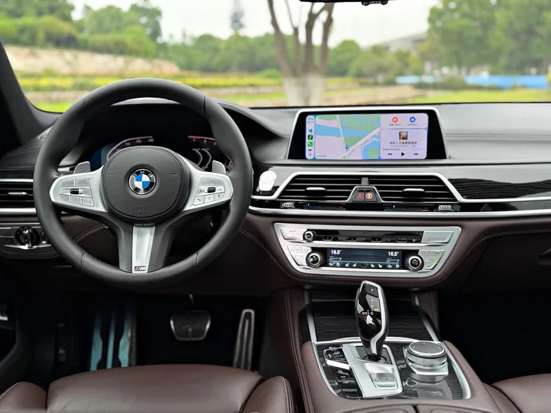 BMW 7 Series 2019 Reforma 740Li Tipo de lujo M Conjunto deportivo exterior foto 8