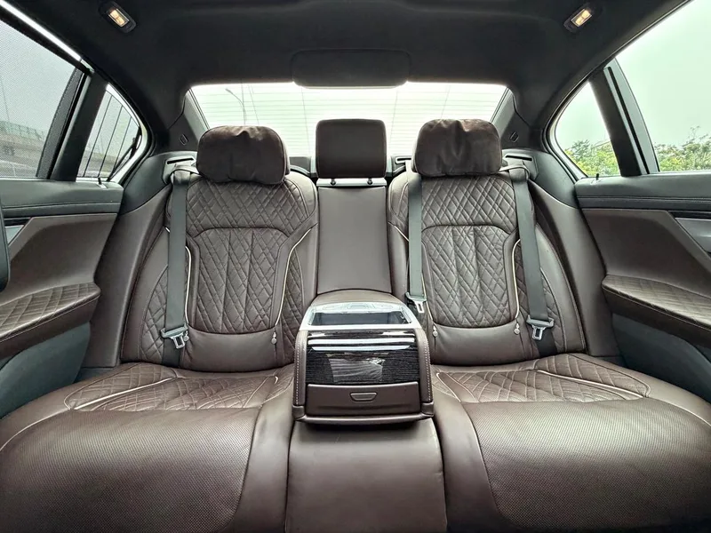 BMW 7 Series 2019 Reforma 740Li Tipo de lujo M Conjunto deportivo interior foto 12