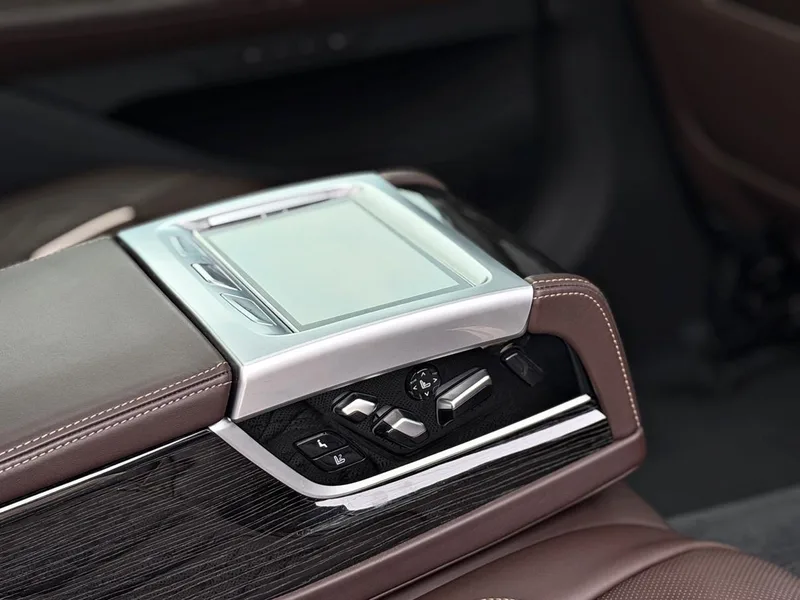 BMW 7 Series 2019 Reforma 740Li Tipo de lujo M Conjunto deportivo interior foto 13