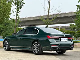 BMW 7 Series 2019 Reforma 740Li Tipo de lujo M Conjunto deportivo interior foto 18
