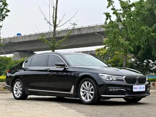 BMW 7 Series 2017 730Li Leading Type exterior photo 3