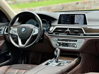 BMW 7 Series 2017 730Li Leading Type interior photo 11