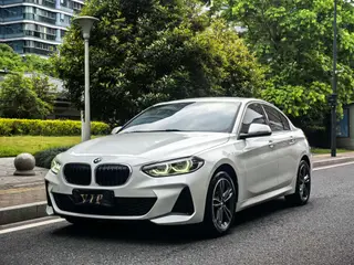 BMW 1 Series 2021 120i M Спортивная версия