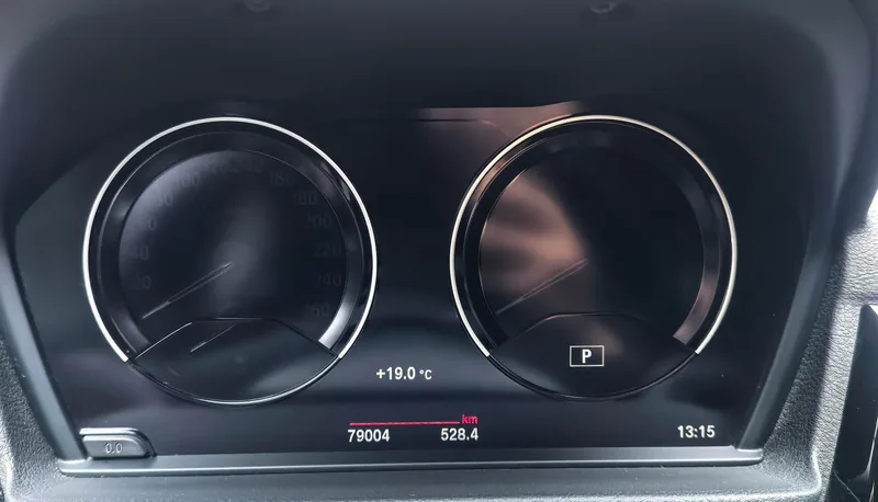 BMW 1 Series 2021 120i M Versión deportiva interior foto 16