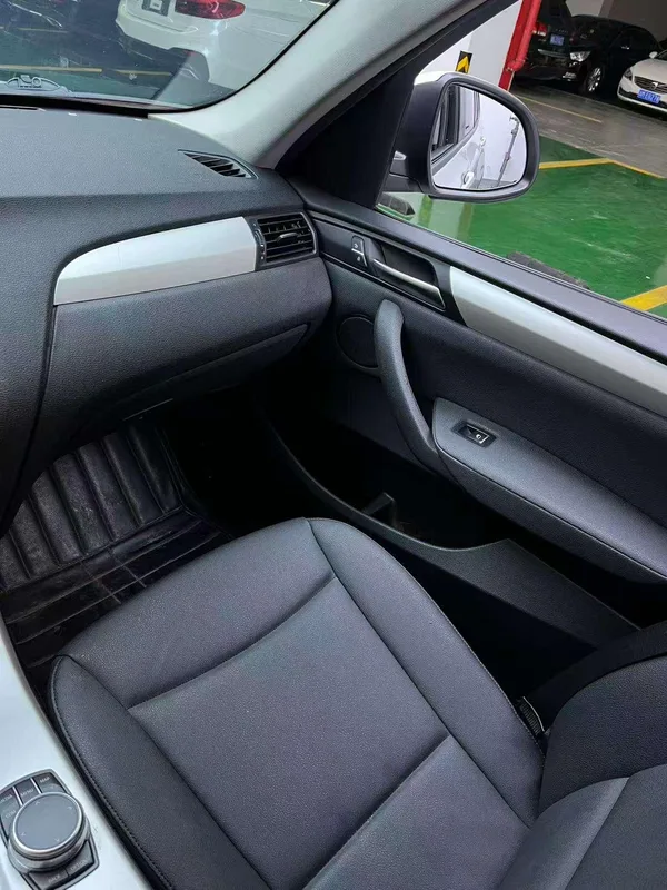 BMW X3 2016 sDrive20i interior photo 11