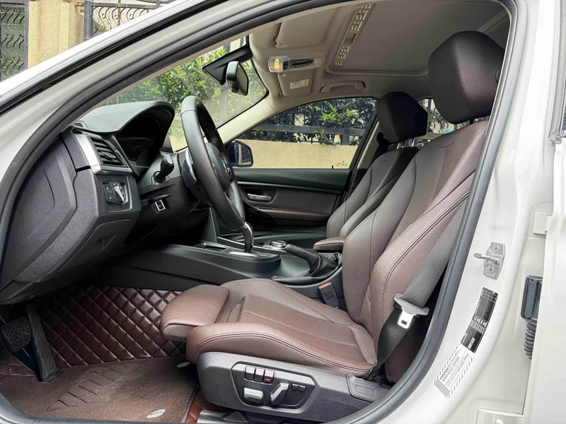 BMW 3 Series 2019 320Li M Conjunto deportivo exterior foto 4