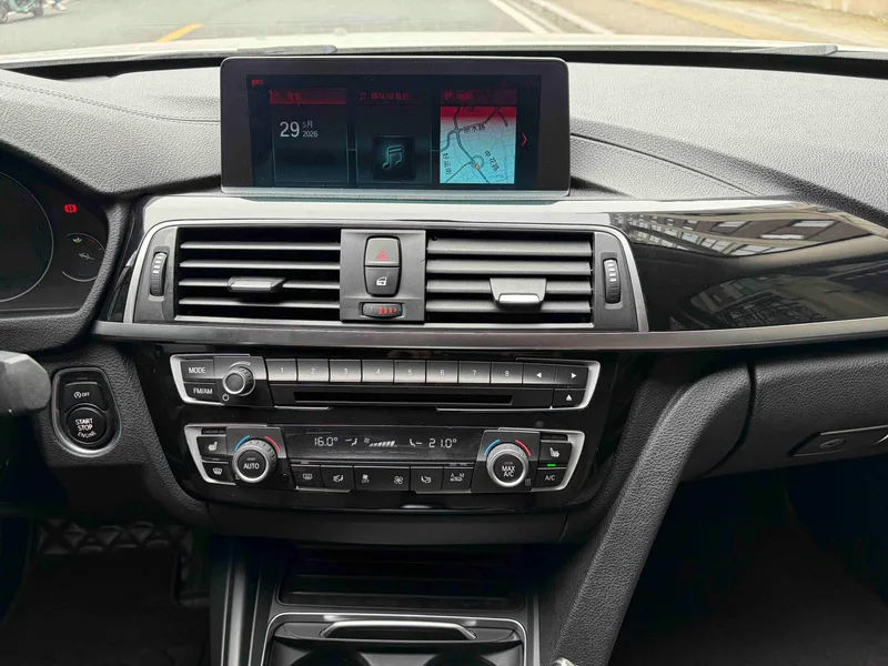 BMW 3 Series 2019 320Li M Conjunto deportivo exterior foto 6