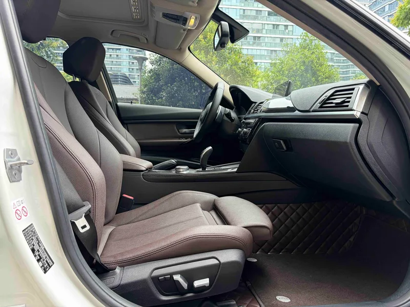 BMW 3 Series 2019 320Li M Conjunto deportivo exterior foto 7