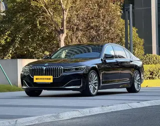 BMW 7 Series 2019 740Li Leading Type Luxury Set exterior photo 1