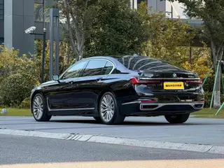 BMW 7 Series 2019 740Li Leading Type Luxury Set interior photo 8