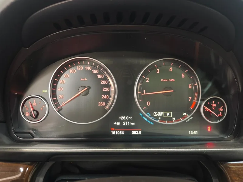 BMW 5 Series 2014 525Li Leading Type exterior photo 4