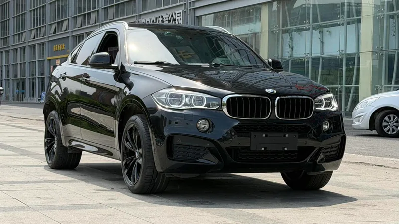 BMW X6 2018 xDrive35i M Sport Luxury Model exterior photo 2