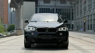 BMW X6 2018 xDrive35i M Sport Luxury Model exterior photo 3