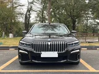 BMW 7 Series 2019 740Li Type de luxe M Ensemble de sport extérieur photo 2