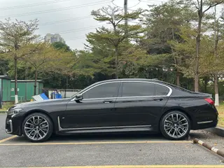 BMW 7 Series 2019 740Li Type de luxe M Ensemble de sport extérieur photo 4