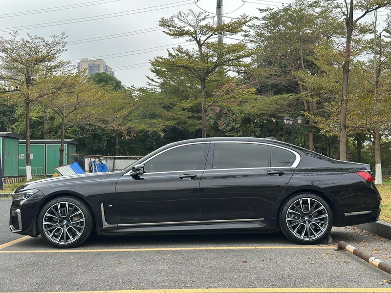 BMW 7 Series 2019 740Li Type de luxe M Ensemble de sport extérieur photo 4