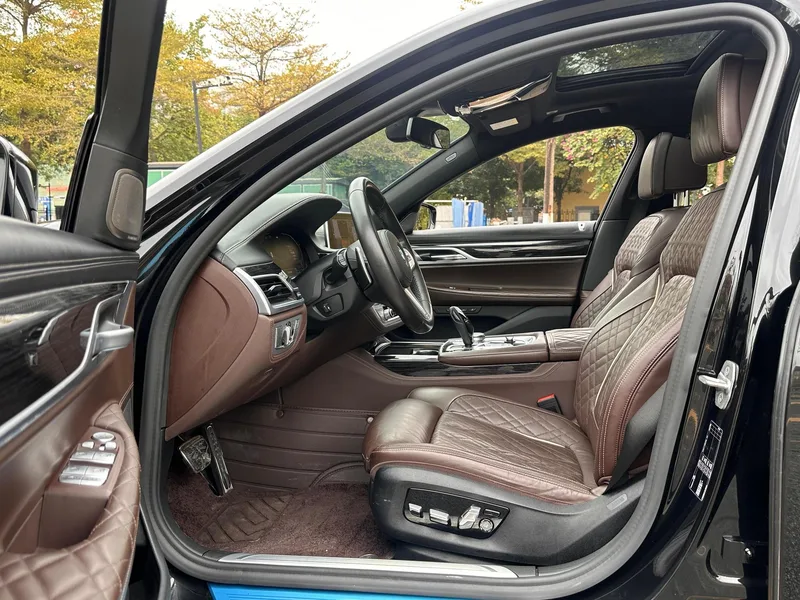 BMW 7 Series 2019 740Li Type de luxe M Ensemble de sport extérieur photo 5