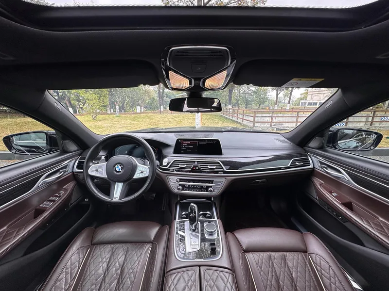 BMW 7 Series 2019 740Li Type de luxe M Ensemble de sport intérieur photo 10