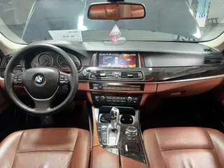BMW 5 Series 2014 528Li Leader intérieur photo 9