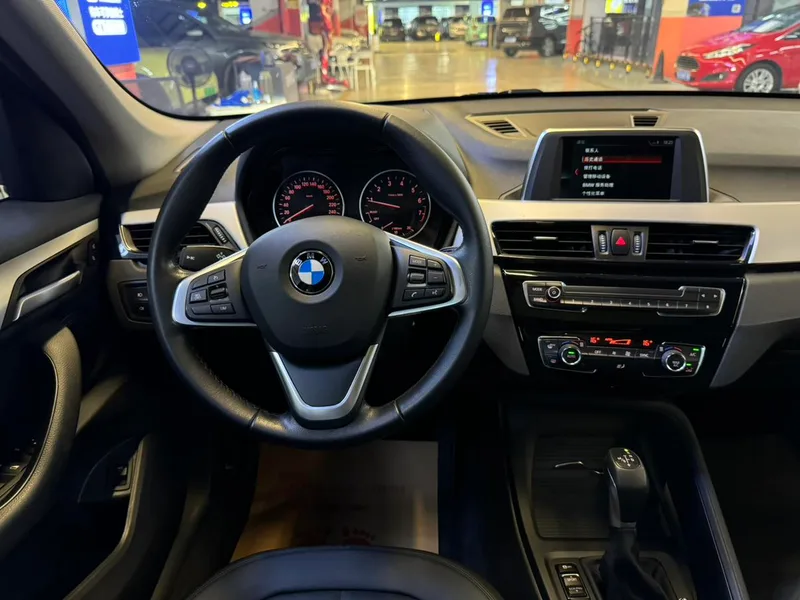 BMW X1 2018 sDrive20Li Leader intérieur photo 10