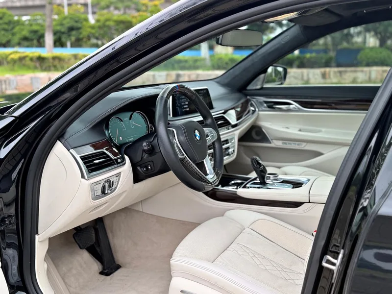 BMW 7 Series 2016 750Li xDrive Five-seater version exterior photo 5
