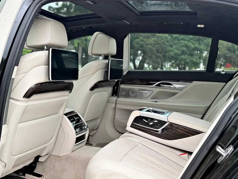 BMW 7 Series 2016 750Li xDrive Five-seater version exterior photo 7