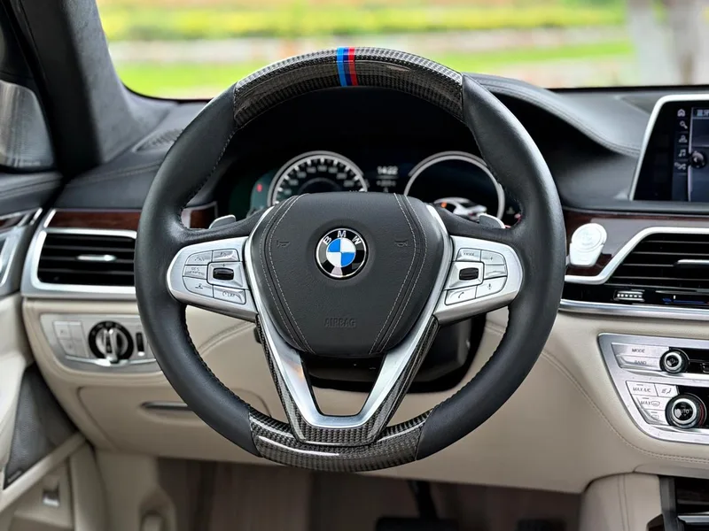 BMW 7 Series 2016 750Li xDrive Five-seater version exterior photo 9