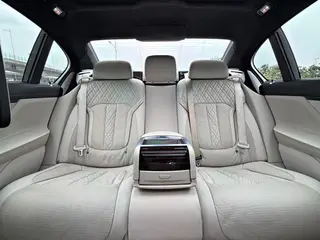 BMW 7 Series 2016 750Li xDrive Five-seater version interior photo 12