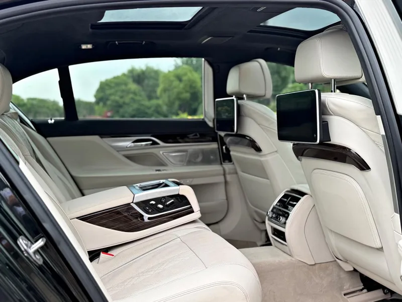 BMW 7 Series 2016 750Li xDrive Five-seater version interior photo 13