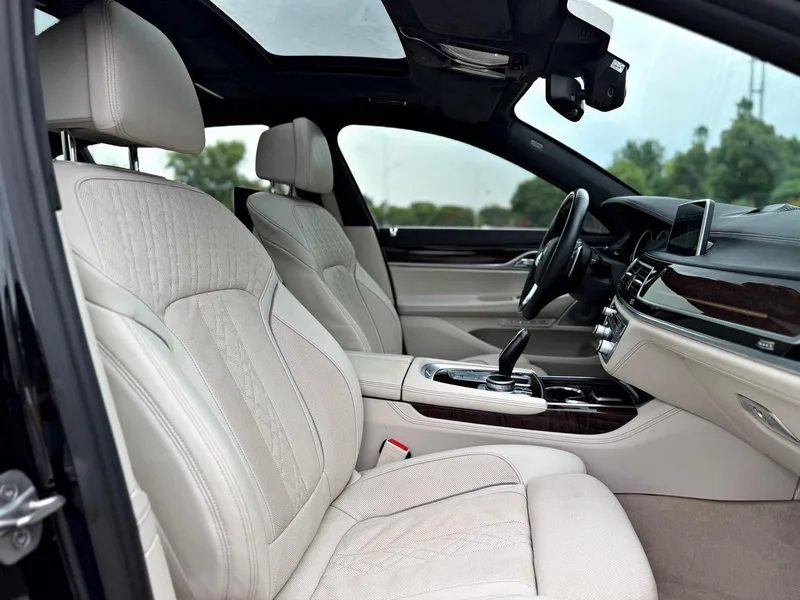 BMW 7 Series 2016 750Li xDrive Five-seater version interior photo 14