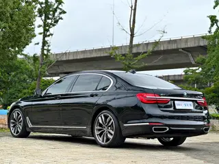 BMW 7 Series 2016 750Li xDrive Five-seater version interior photo 18