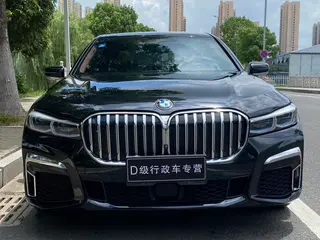 BMW 7 Series 2019 740Li xDrive Административный тип M Спортивный костюм экстерьер фото 2
