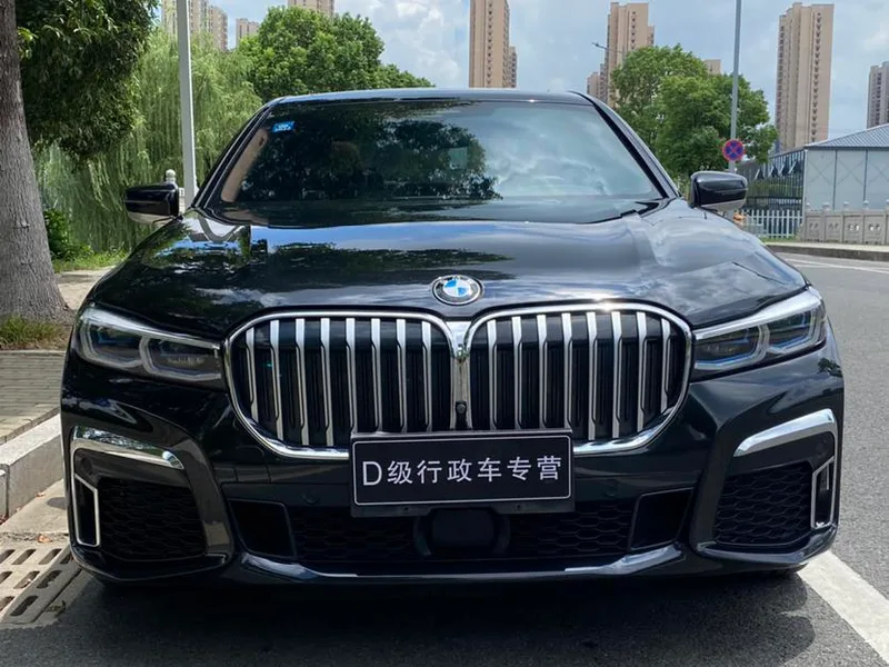 BMW 7 Series 2019 740Li xDrive Административный тип M Спортивный костюм экстерьер фото 2