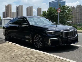 BMW 7 Series 2019 740Li xDrive Административный тип M Спортивный костюм экстерьер фото 4