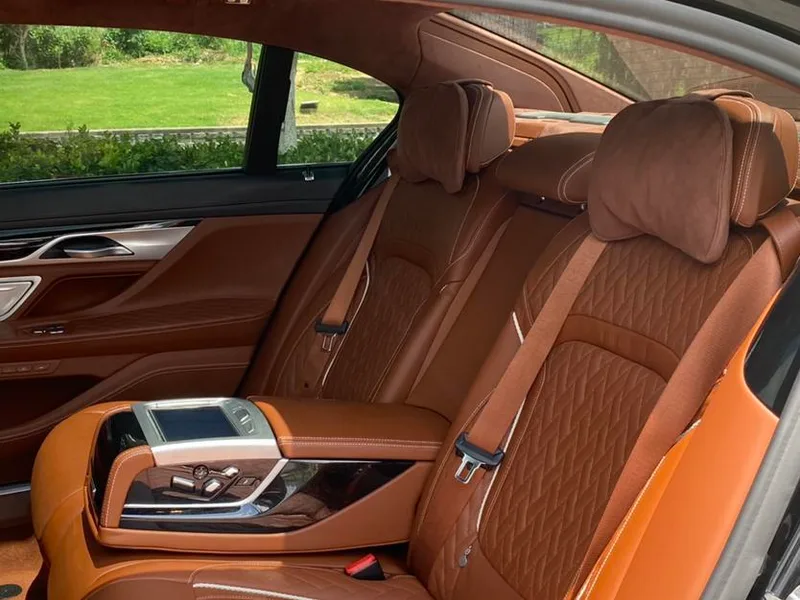 BMW 7 Series 2019 740Li xDrive Административный тип M Спортивный костюм интерьер фото 17
