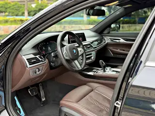 BMW 7 Series 2021 730Li M Sports suit exterior photo 5