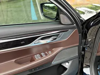 BMW 7 Series 2021 730Li M Sports suit exterior photo 6