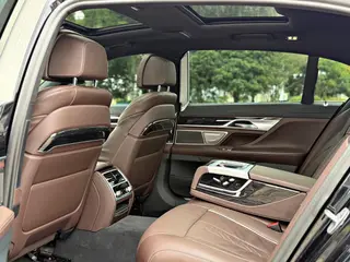 BMW 7 Series 2021 730Li M Sports suit exterior photo 7