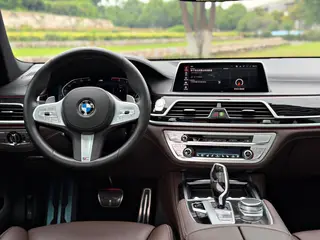 BMW 7 Series 2021 730Li M Sports suit exterior photo 8